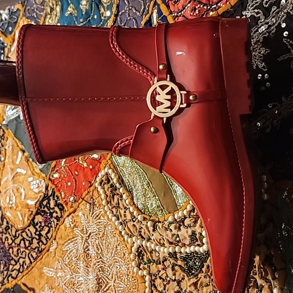 michael kors red rain boots - Picture 4 of 5